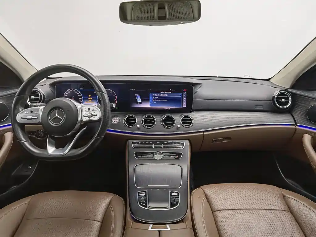 Mercedes-Benz E-Class — фото 5