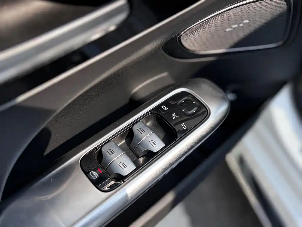 Mercedes-Benz C-Class — фото 14