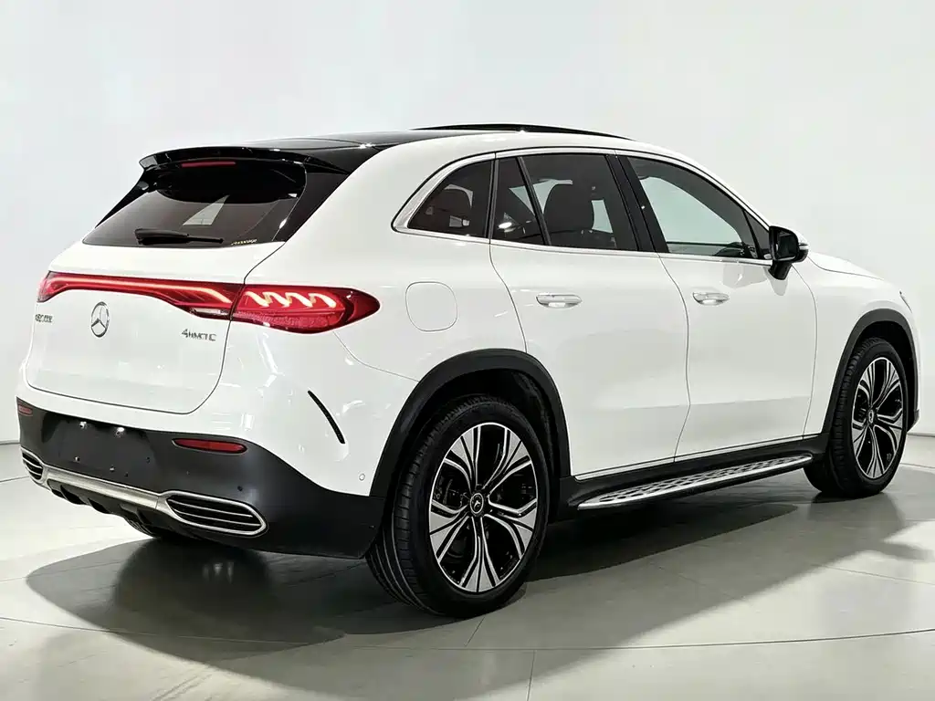 Mercedes-Benz EQE SUV — фото 9