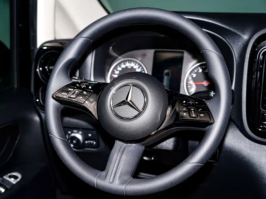 Mercedes-Benz Vito — фото 15