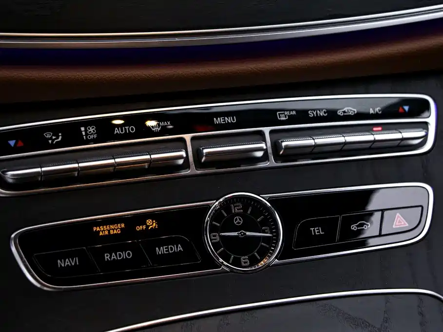 Mercedes-Benz E-Class (Import) — фото 9