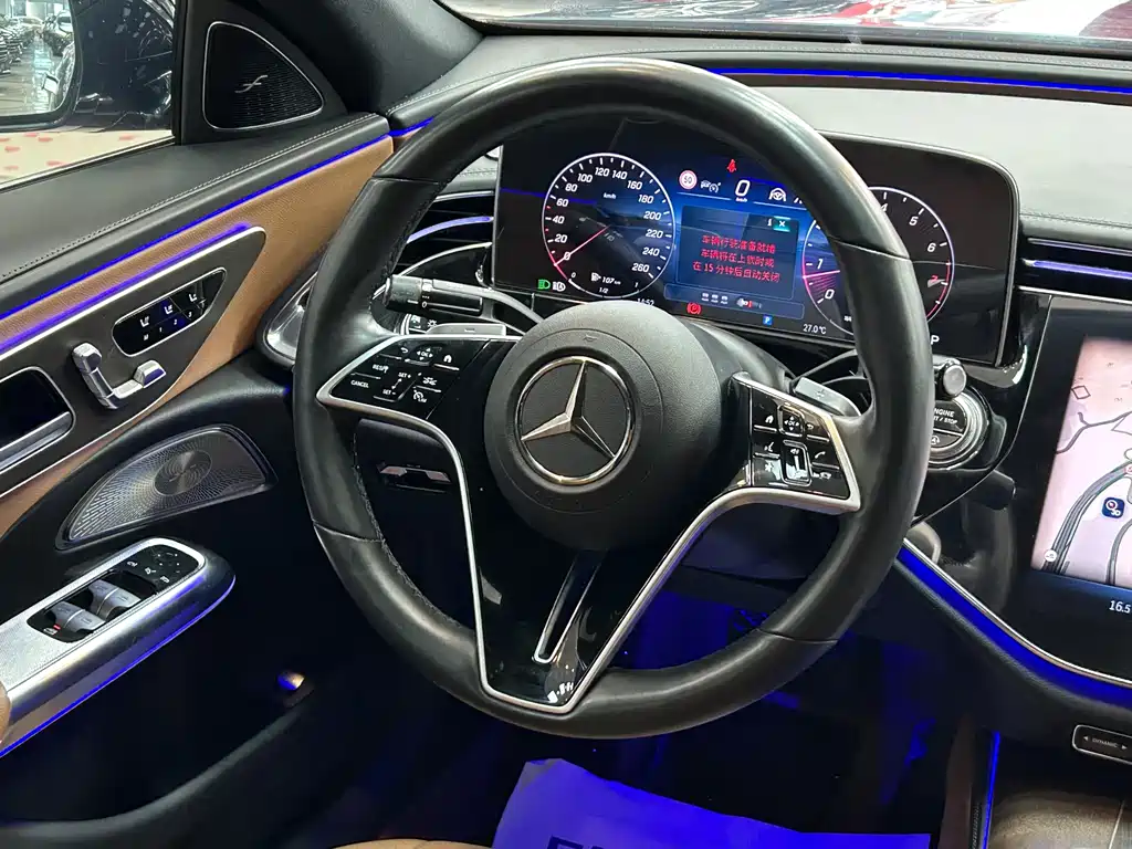 Mercedes-Benz E-Class — фото 13
