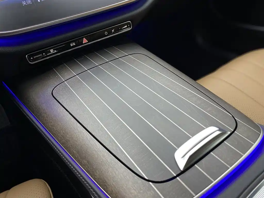 Mercedes-Benz E-Class — фото 21