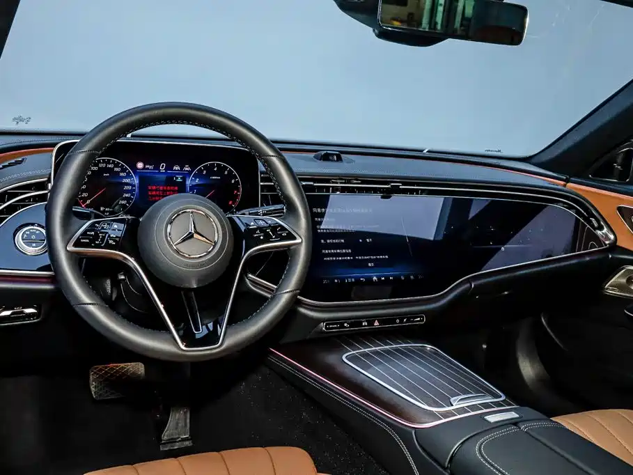 Mercedes-Benz E-Class — фото 22