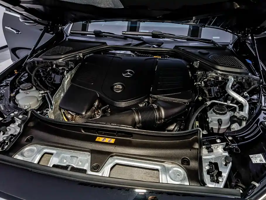 Mercedes-Benz E-Class — фото 36