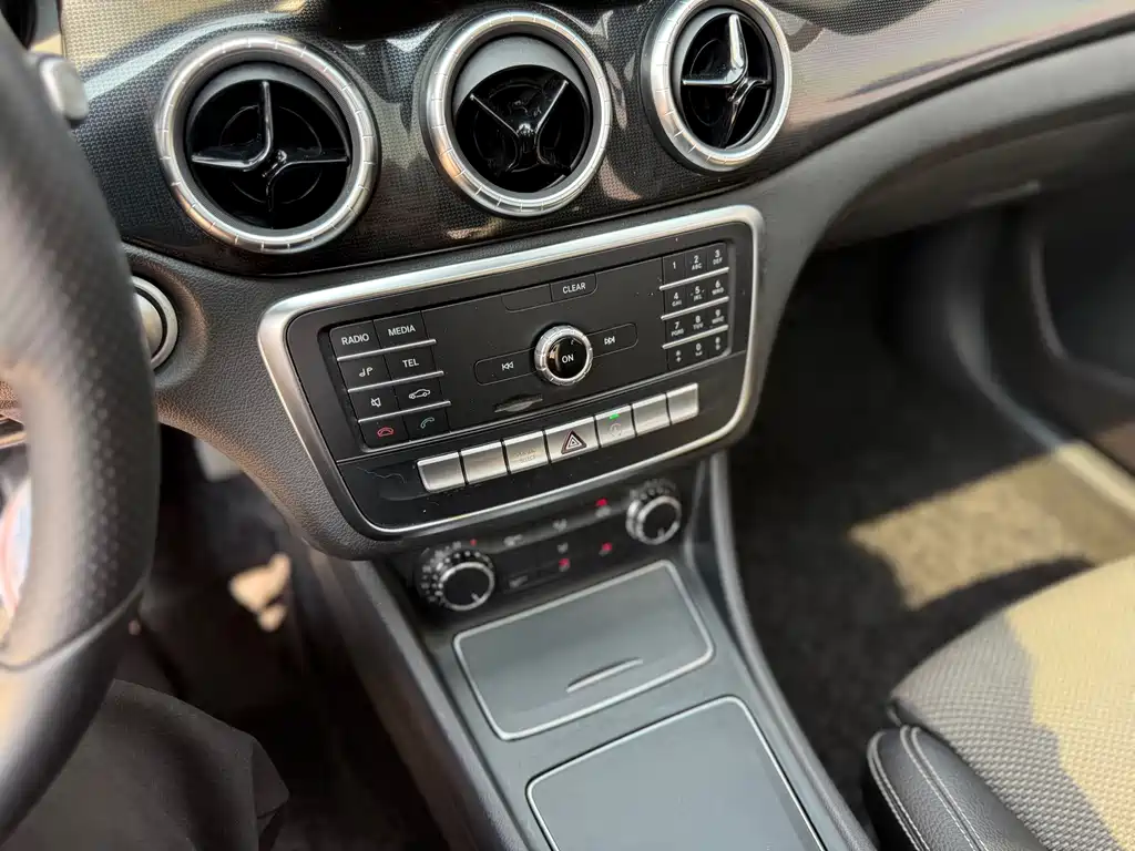 Mercedes-Benz CLA (Import) — фото 13