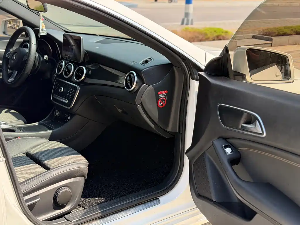 Mercedes-Benz CLA (Import) — фото 8