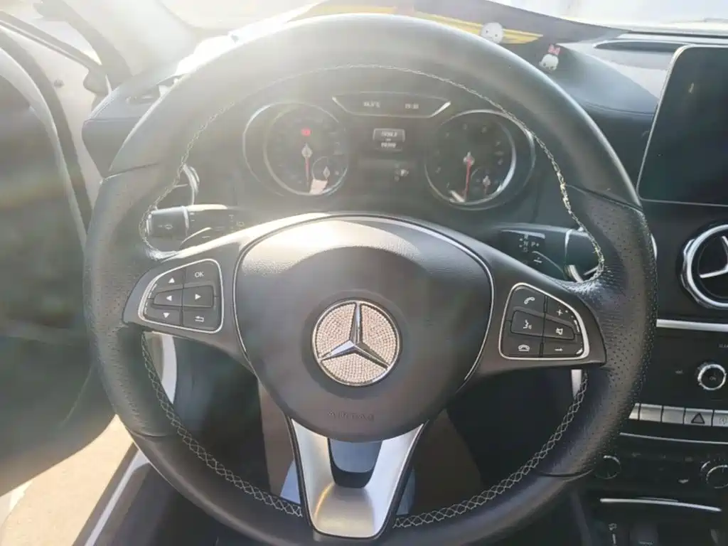 Mercedes-Benz GLA — фото 10