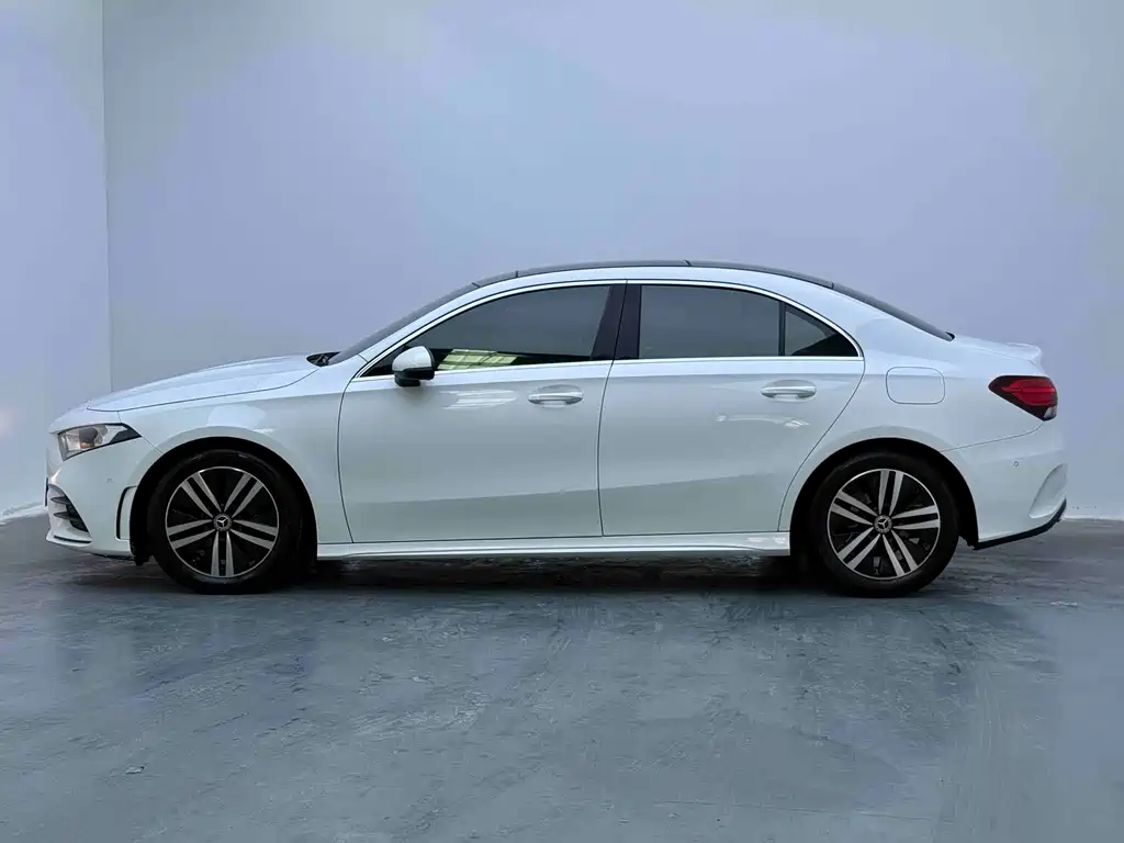 Mercedes-Benz A-Class — фото 4