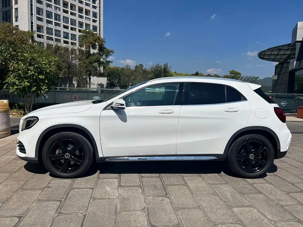 Mercedes-Benz GLA — фото 7