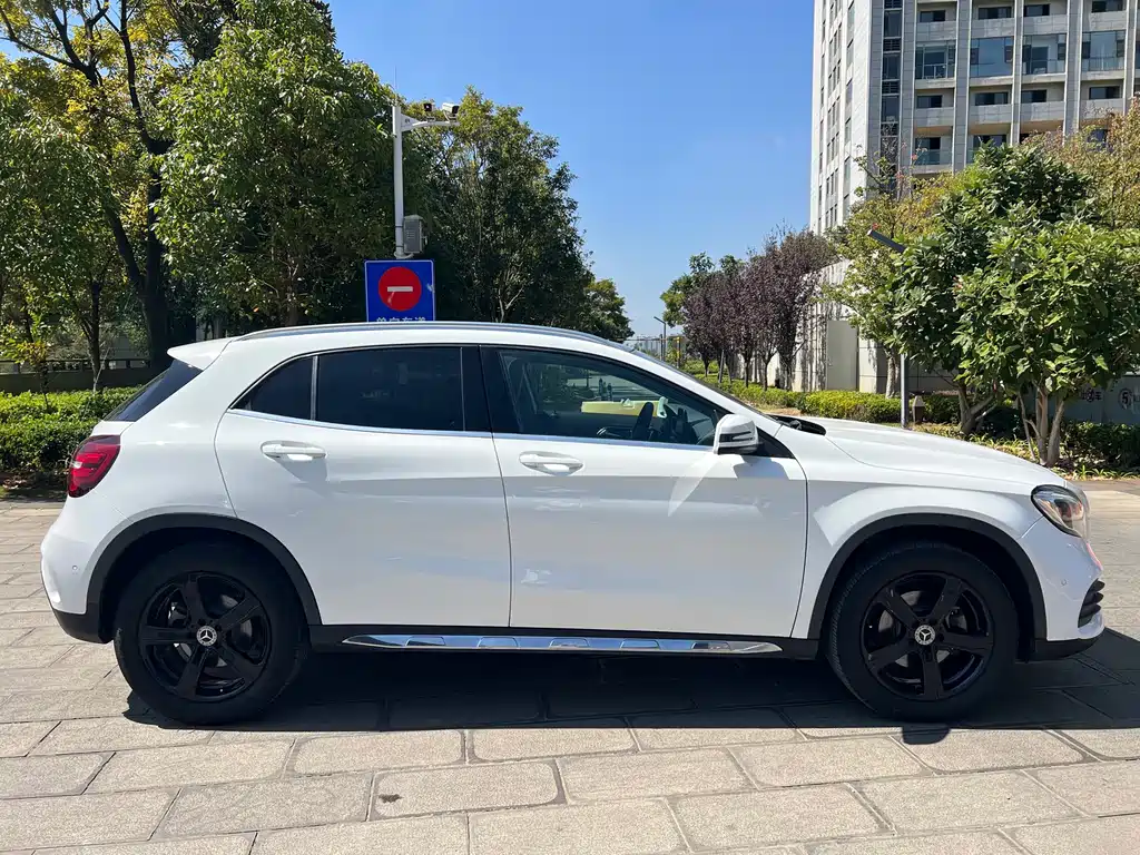 Mercedes-Benz GLA — фото 9