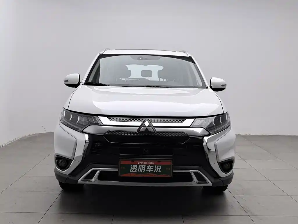 Mitsubishi Outlander — фото 3