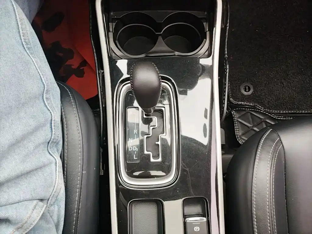 Mitsubishi Outlander — фото 13