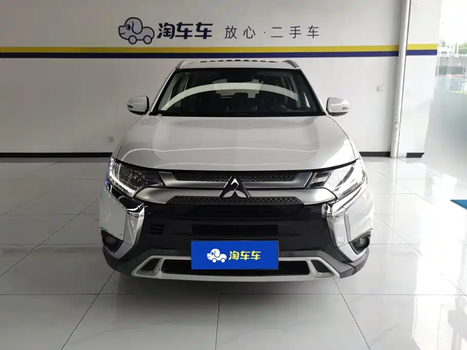 Mitsubishi Outlander — фото 2