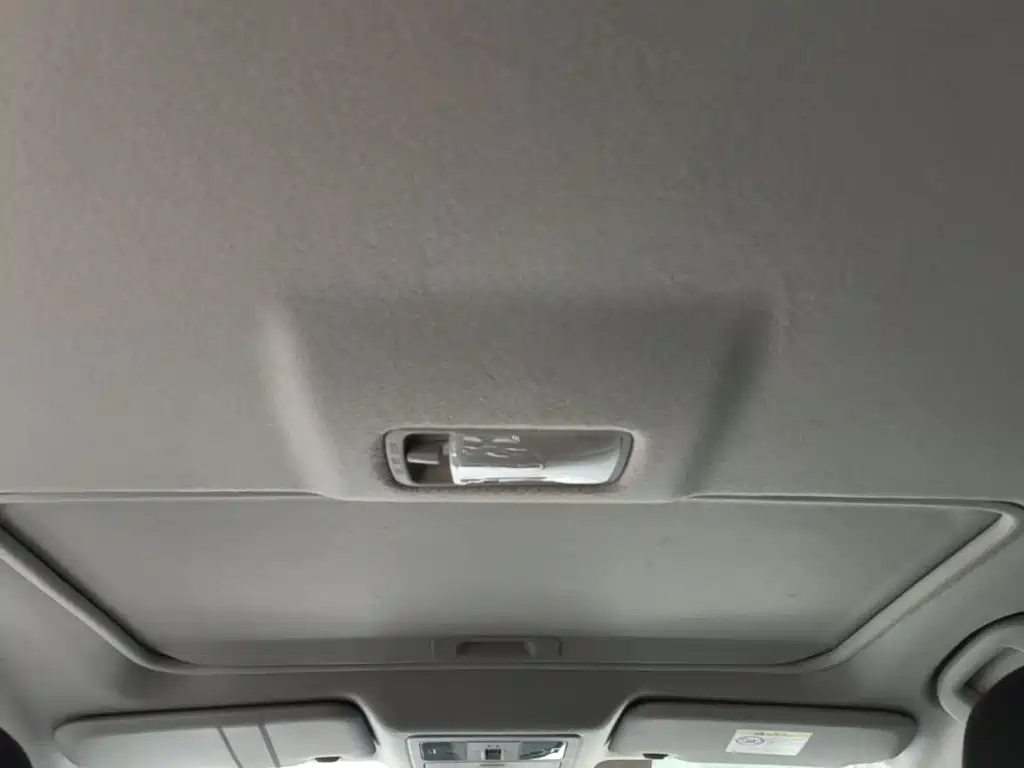 Nissan Tiida — фото 17