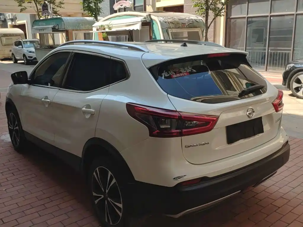 Nissan Qashqai — фото 4