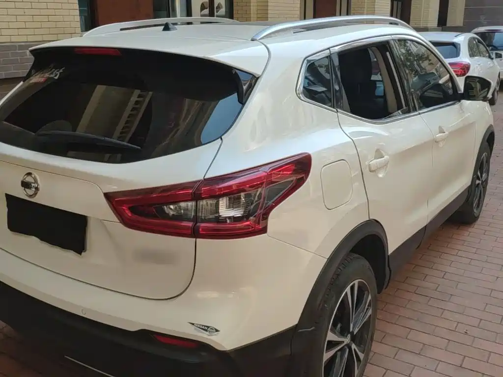 Nissan Qashqai — фото 6