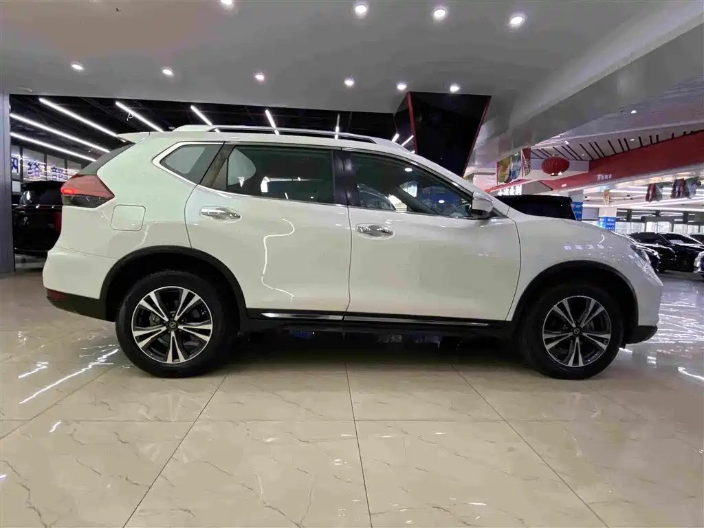 Nissan X-Trail — фото 15