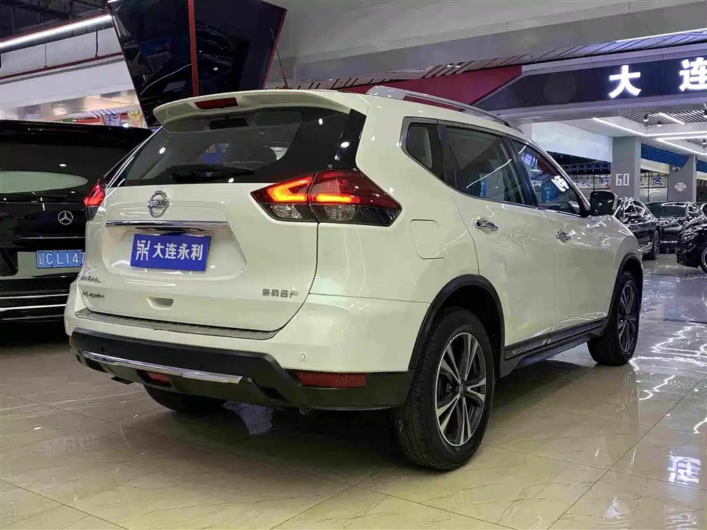 Nissan X-Trail — фото 17