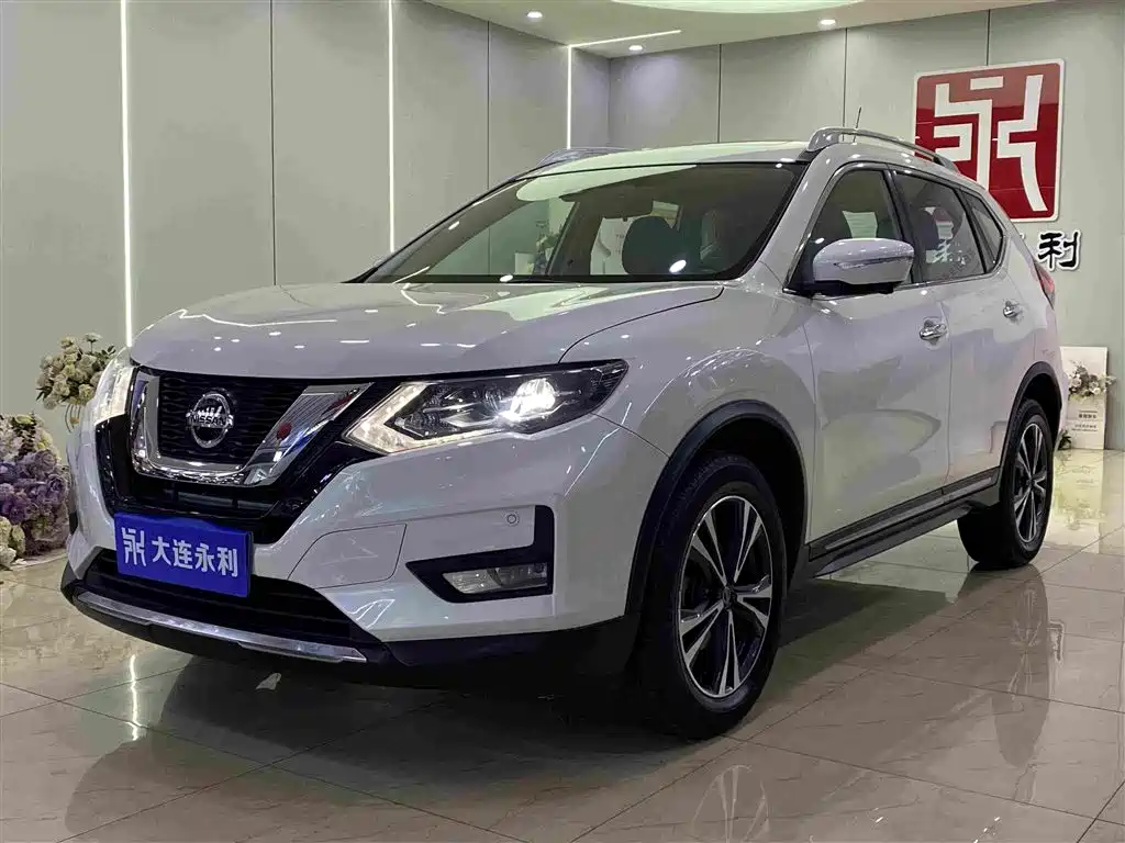 Nissan X-Trail — фото 1