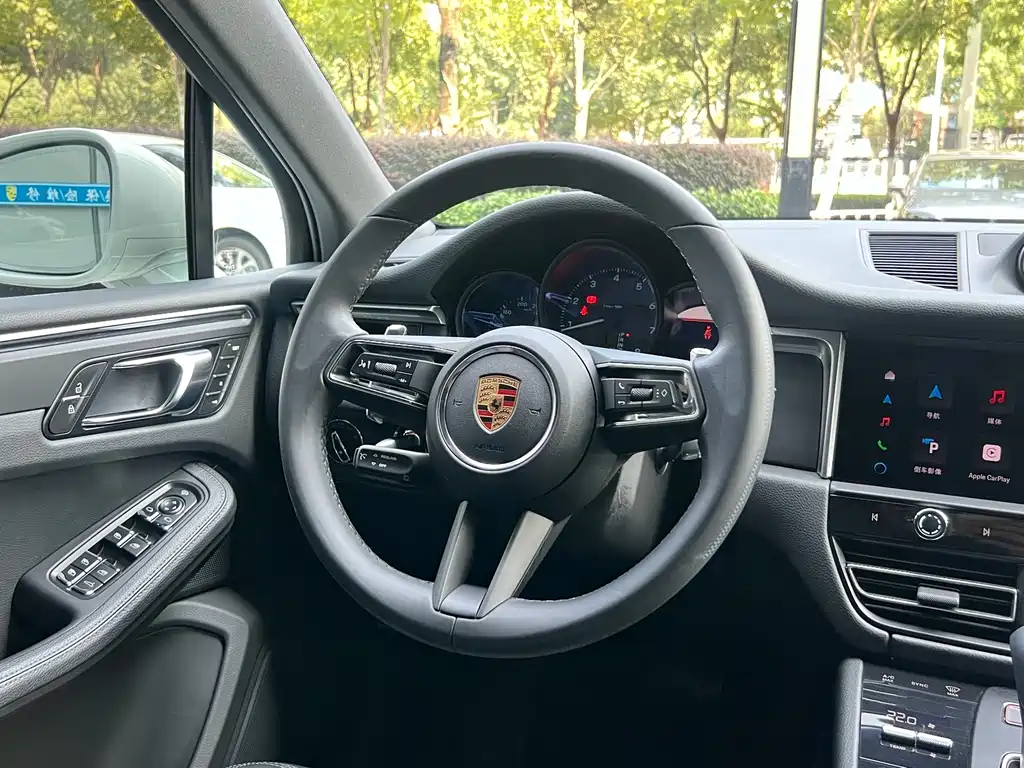 Porsche Macan — фото 6