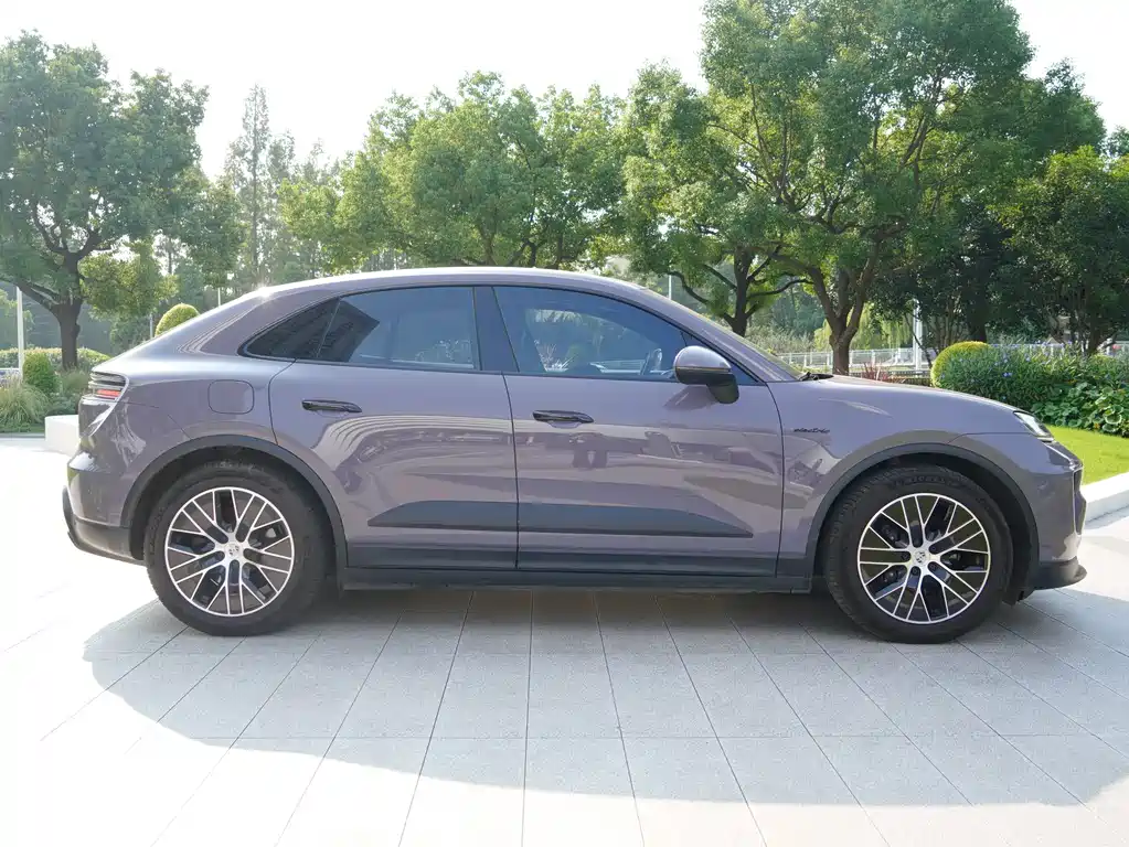 Porsche Macan EV — фото 18
