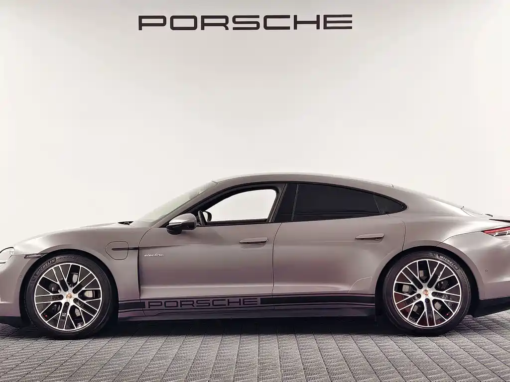 Porsche Taycan — фото 3
