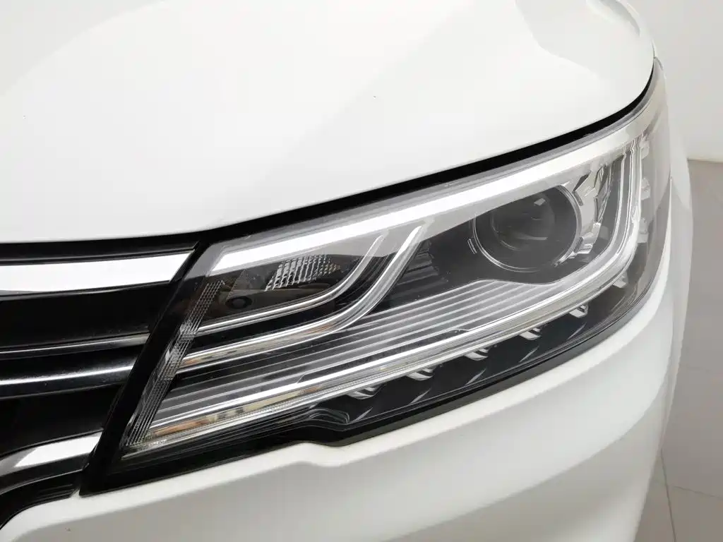 Roewe RX3 — фото 7
