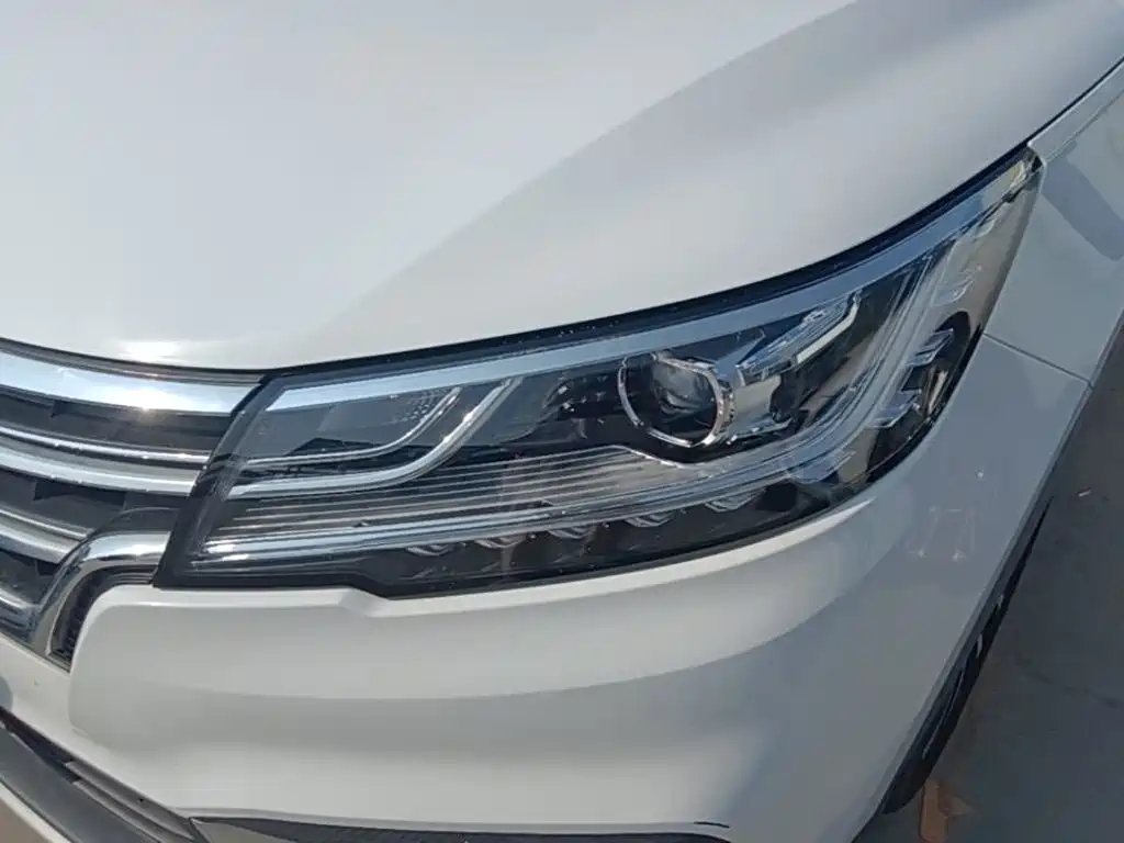 Roewe RX3 — фото 23
