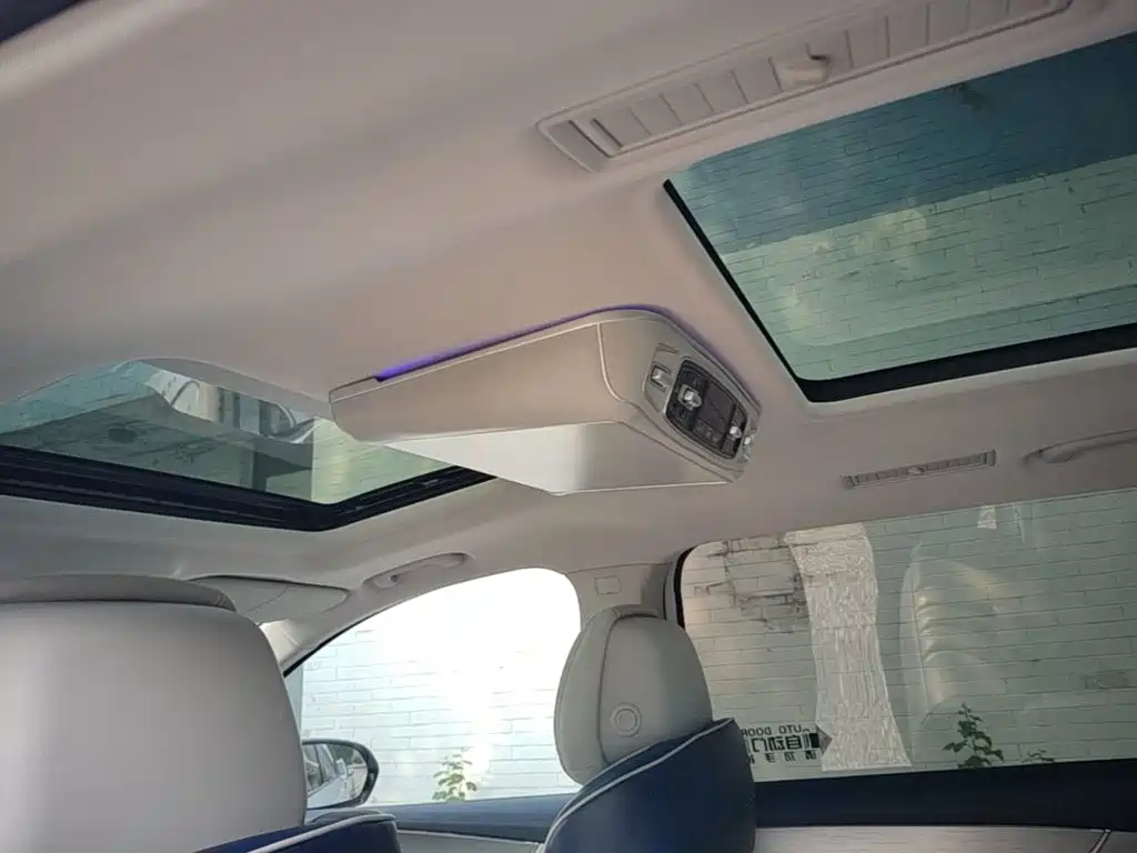 Roewe iMAX8 — фото 17