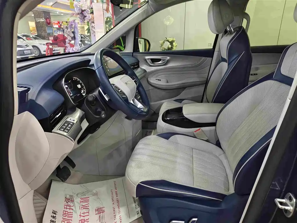 Roewe iMAX8 — фото 4