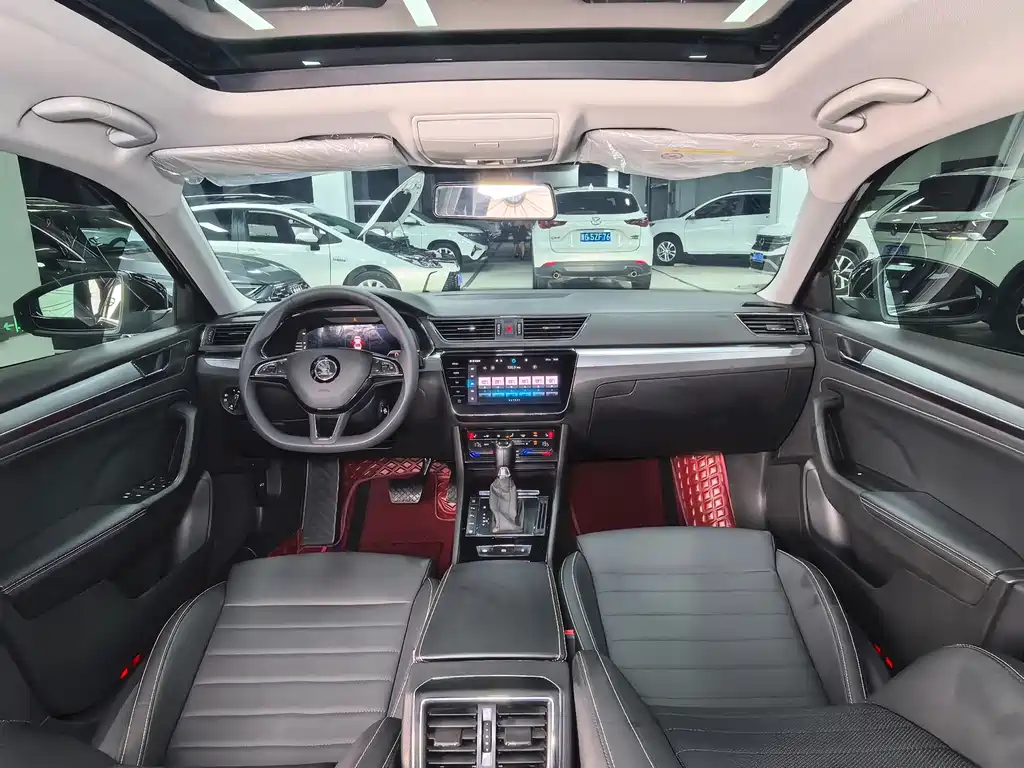 Skoda Superb — фото 14