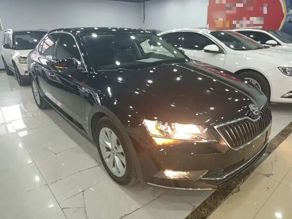 Skoda Superb — фото 3
