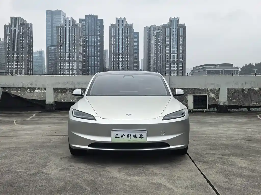 Tesla Model 3 — фото 2