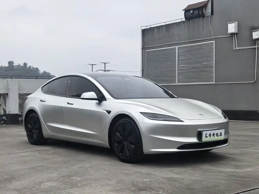 Tesla Model 3 — фото 3