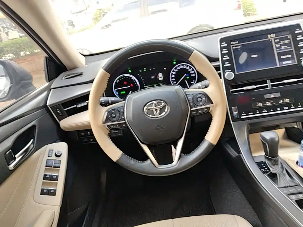 Toyota Avalon — фото 11