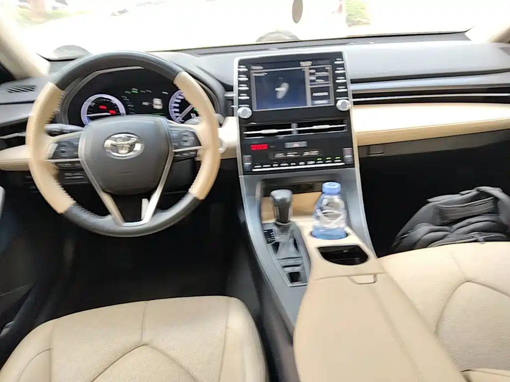 Toyota Avalon — фото 10