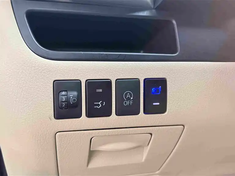Toyota Highlander — фото 17