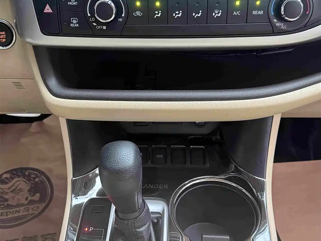 Toyota Highlander — фото 18
