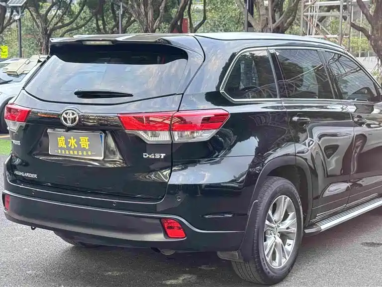 Toyota Highlander — фото 3