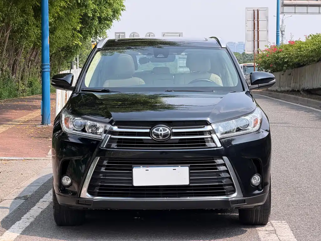 Toyota Highlander — фото 2