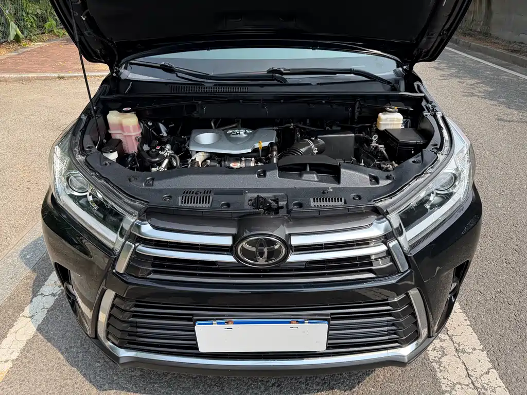 Toyota Highlander — фото 5