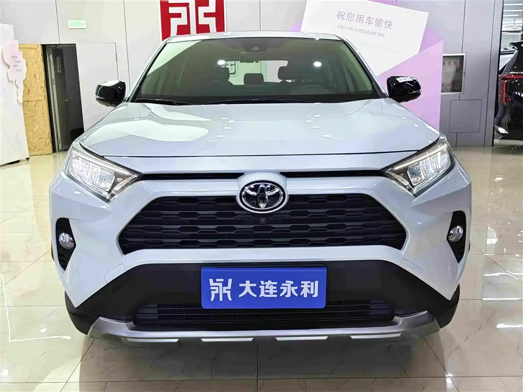 Toyota RAV4 — фото 2