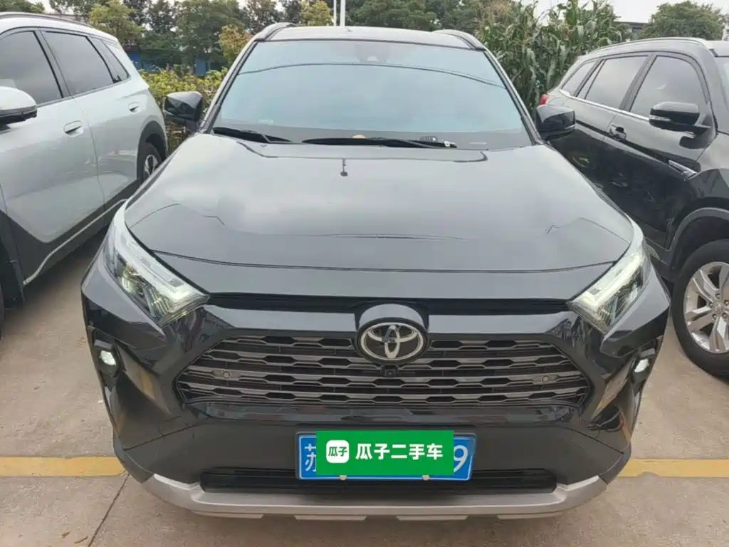 Toyota RAV4 — фото 2