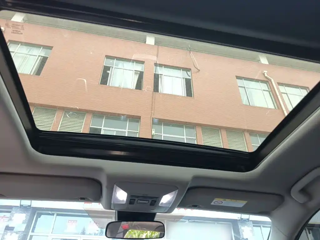 Toyota RAV4 — фото 17
