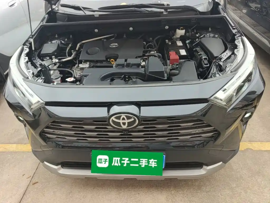 Toyota RAV4 — фото 19
