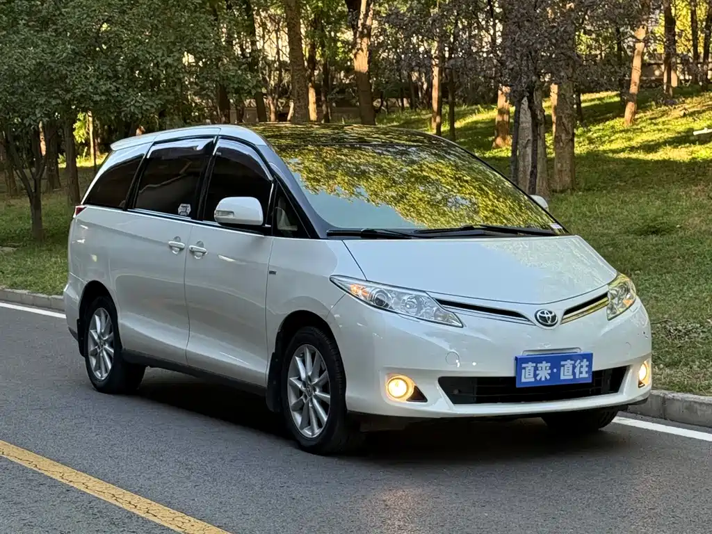 Toyota Previa — фото 3