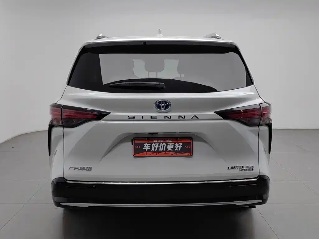 Toyota Sienna — фото 4