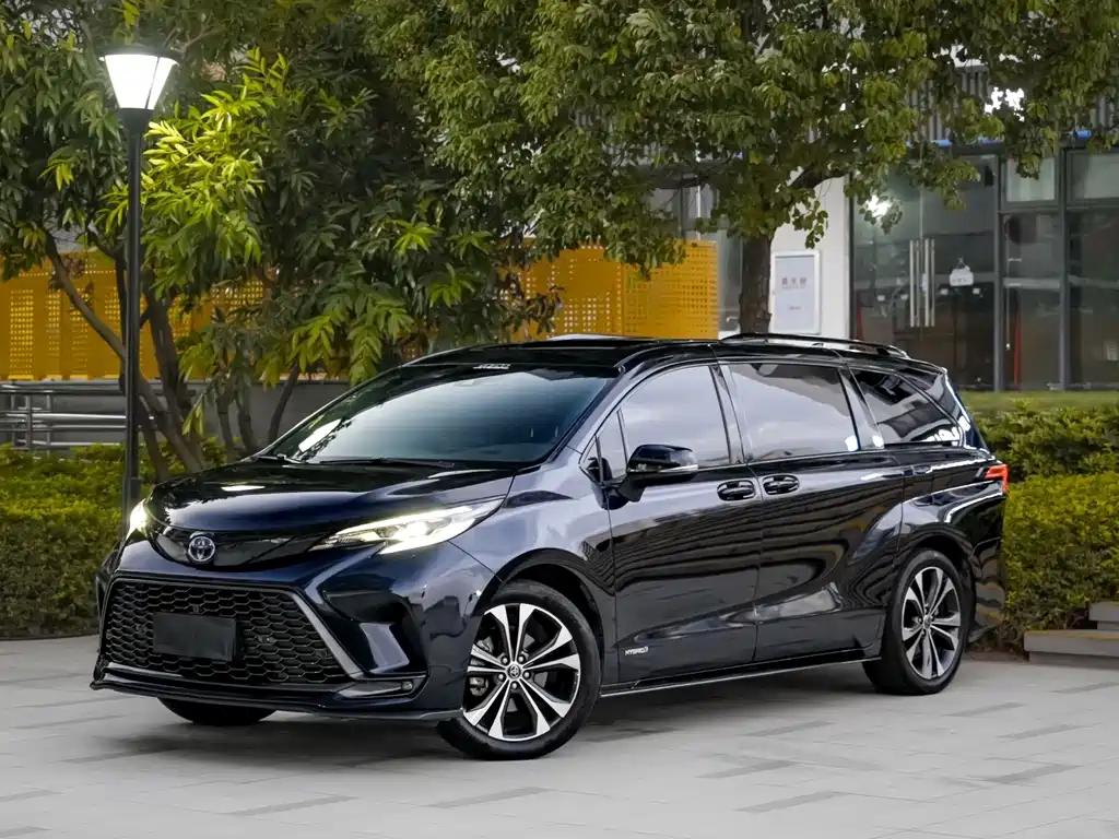 Toyota Granvia — фото 3