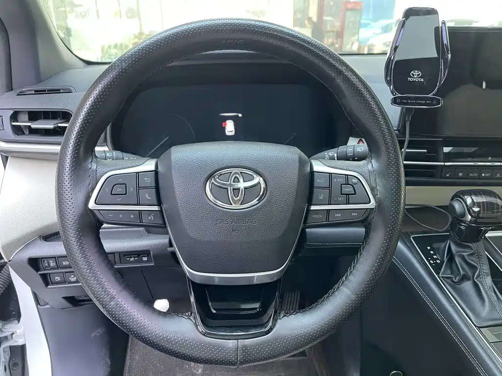 Toyota Sienna — фото 22